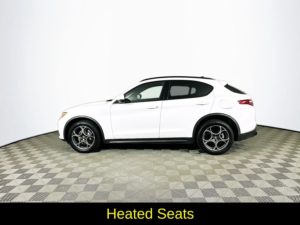Used 2023 Alfa Romeo Stelvio Ti AWD/4WD image 6