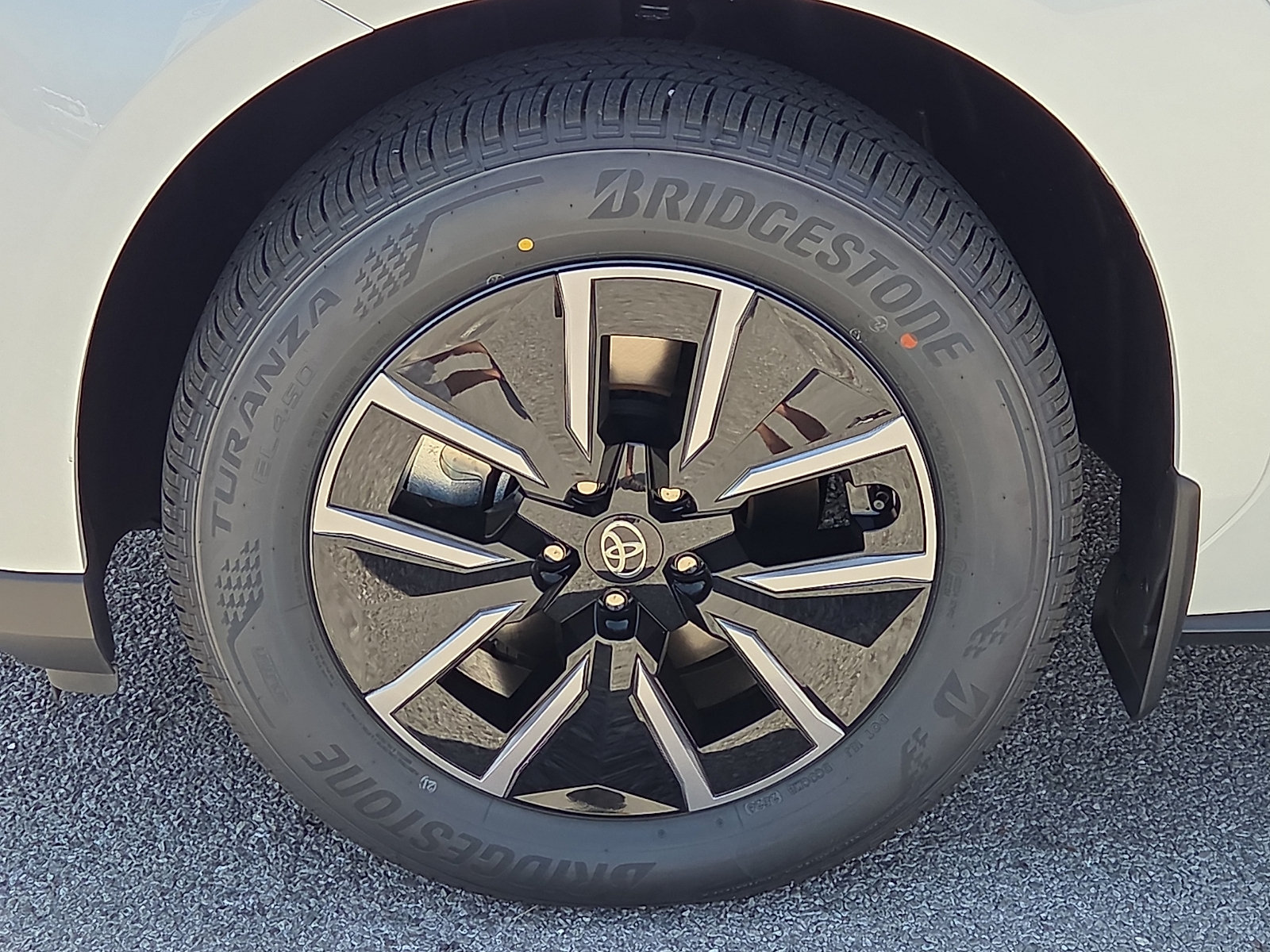 New 2026 Toyota bZ FWD image 5