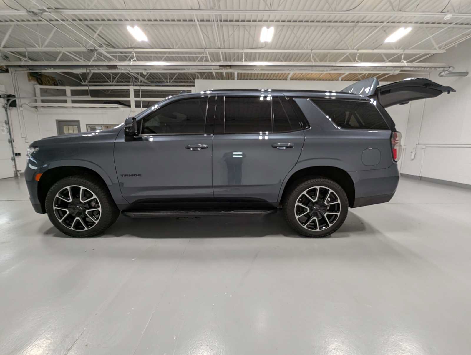 Certified 2021 Chevrolet Tahoe RST w/ Luxury Package AWD/4WD image 12