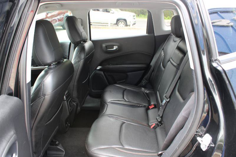 Used 2018 Jeep Compass Limited w/ Navigation Group AWD/4WD image 13