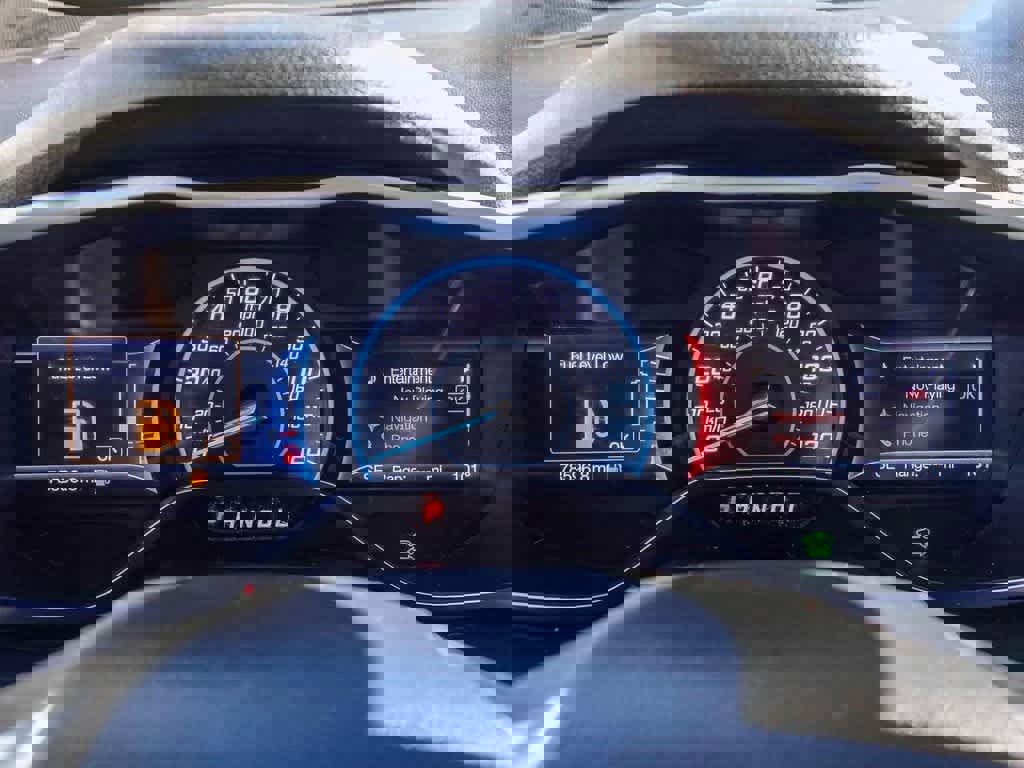 Used 2017 Ford C-MAX Energi Titanium image 24