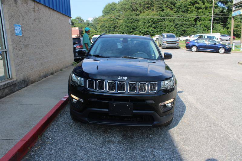 Used 2018 Jeep Compass Latitude w/ Popular Equipment Group AWD/4WD image 2
