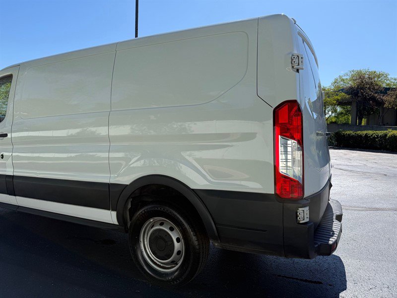 Used 2018 Ford Transit 150 130 Low Roof RWD image 31