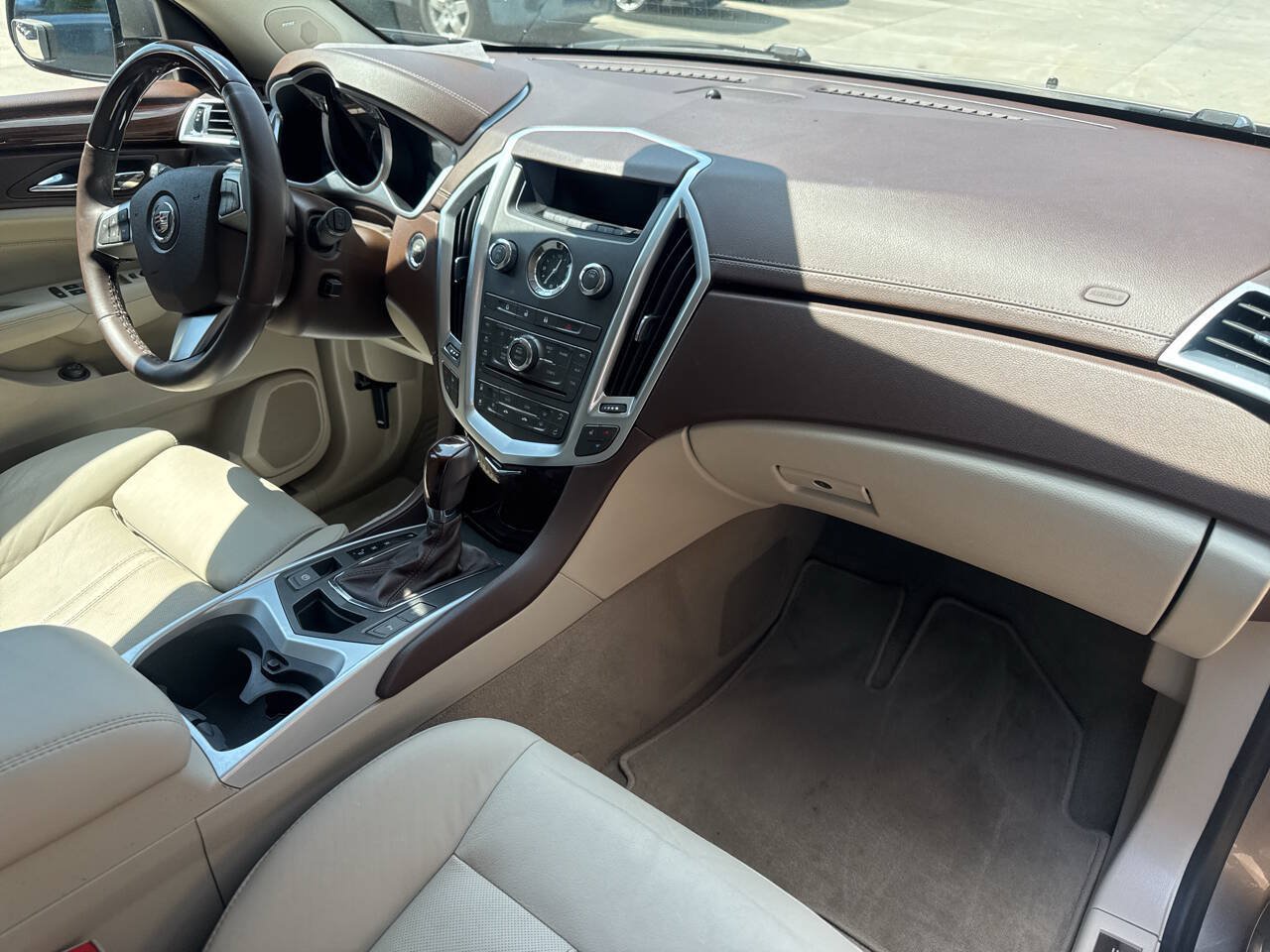 Used 2011 Cadillac SRX Luxury AWD/4WD image 17