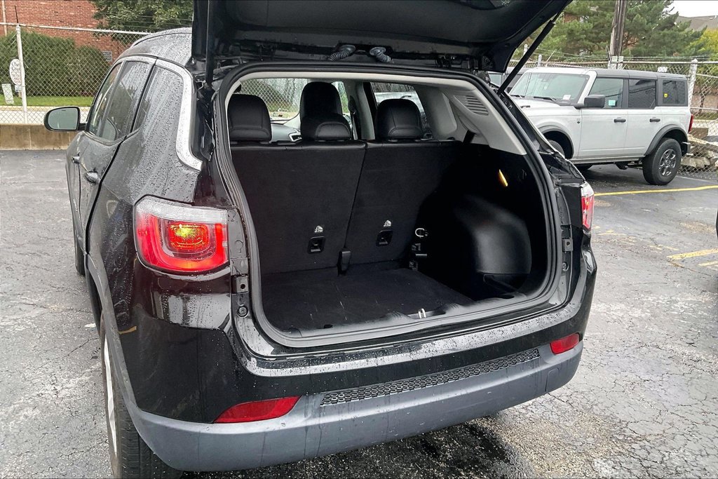 Used 2019 Jeep Compass Latitude w/ Popular Equipment Group AWD/4WD image 27