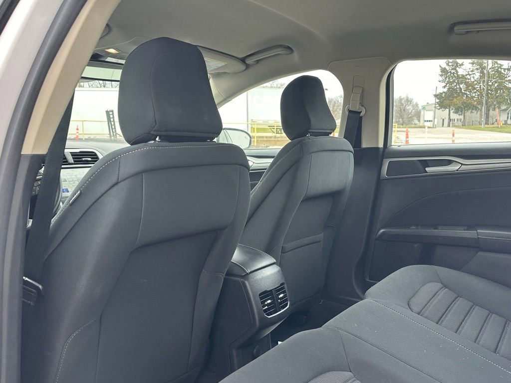 Used 2020 Ford Fusion SE image 13
