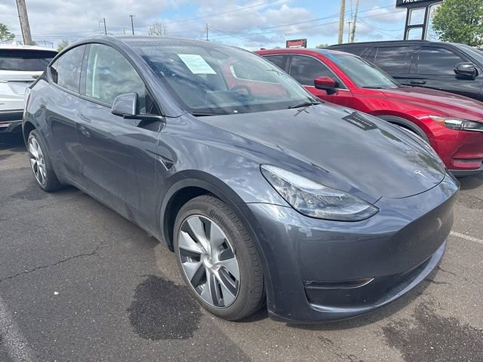 Used 2023 Tesla Model Y Long Range AWD/4WD image 1