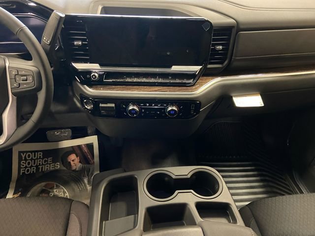 New 2025 GMC Sierra 1500 SLE image 12
