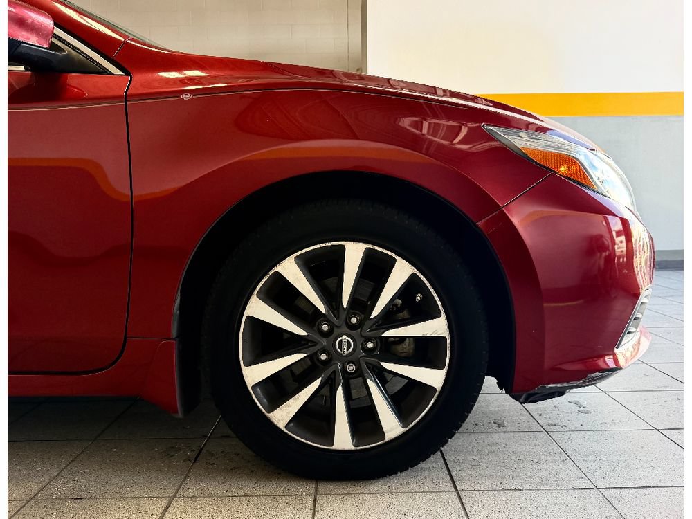 Used 2016 Nissan Altima 2.5 SL w/ 2.5 Technology Package FWD image 5