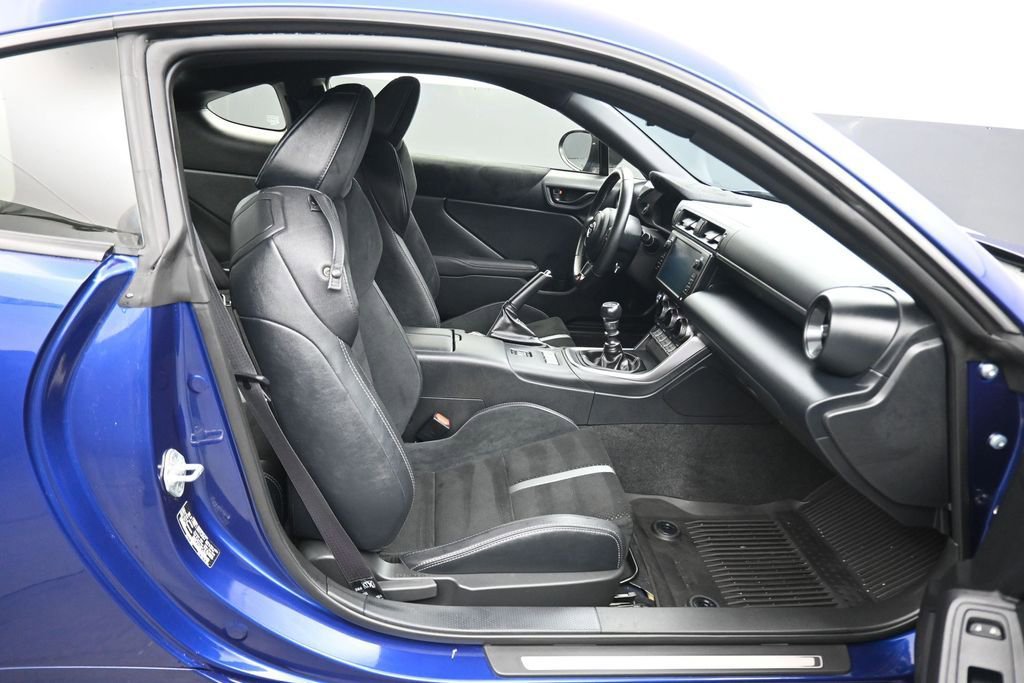 Used 2024 Toyota GR86 Premium RWD image 30