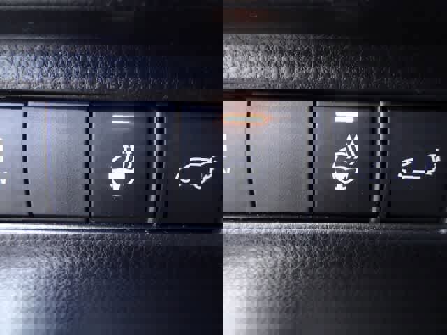 Used 2023 Toyota Venza Limited image 18