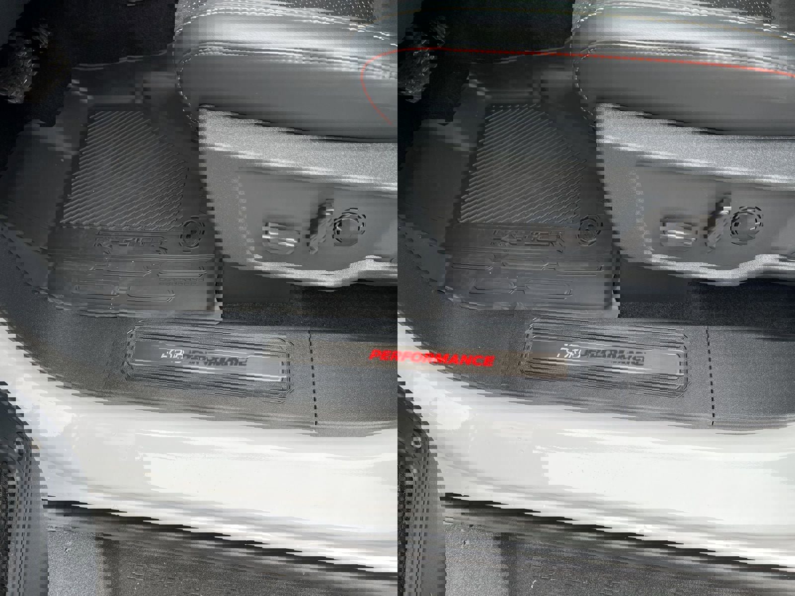 New 2025 Ford Bronco Raptor w/ Interior Carbon Fiber Pack image 18