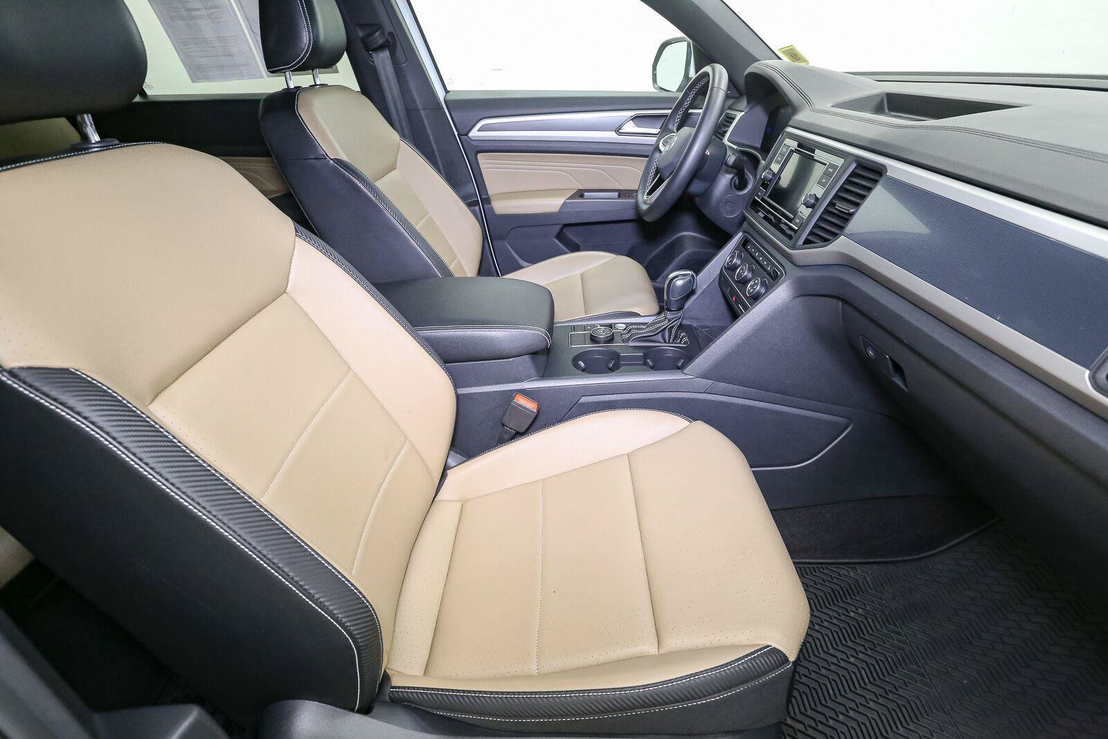 Certified 2022 Volkswagen Atlas Cross Sport SE AWD/4WD image 19