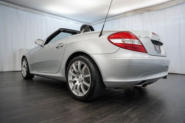 Used 2006 Mercedes-Benz SLK 350 image 25