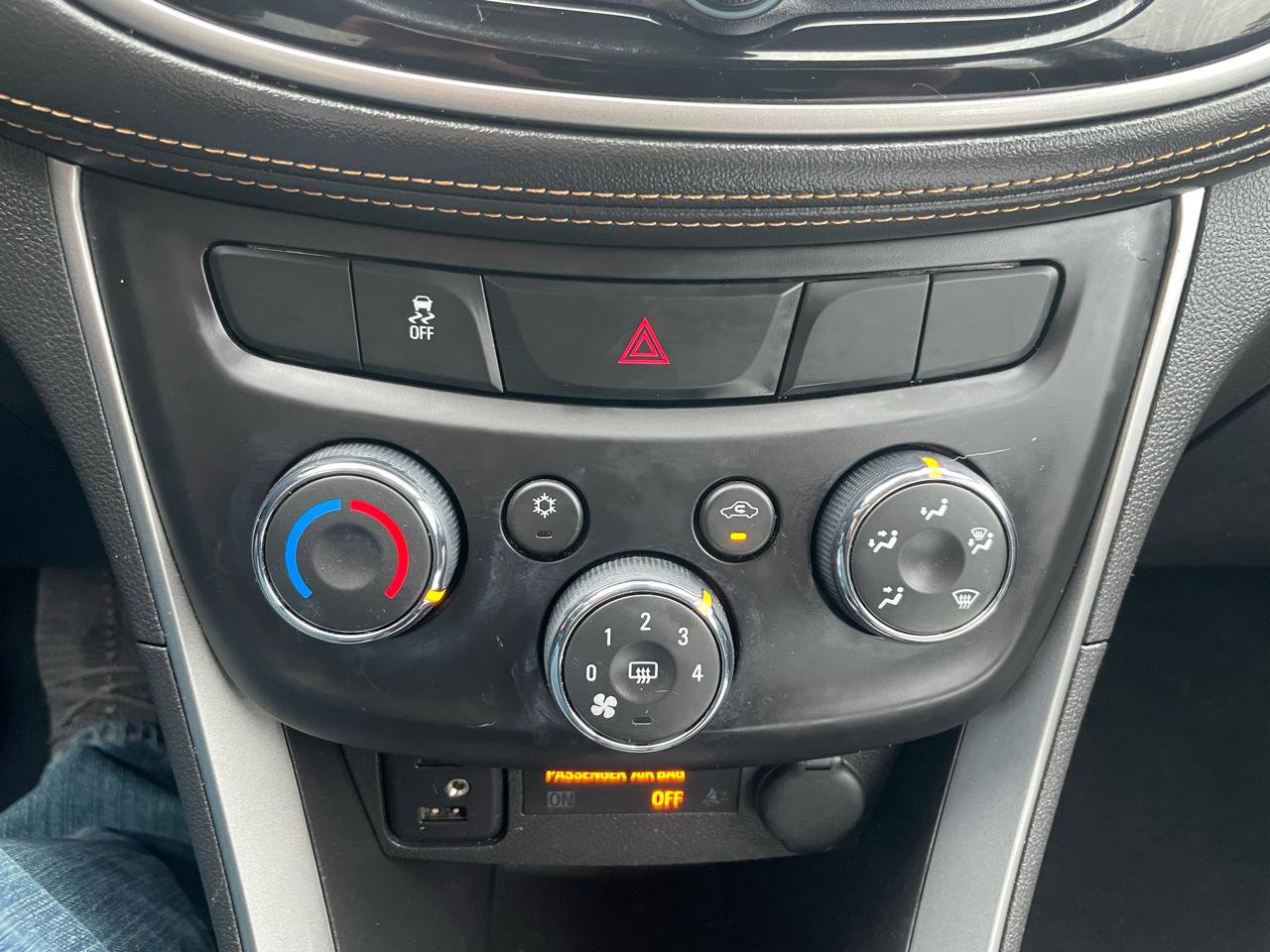 Used 2018 Chevrolet Trax LS AWD/4WD image 19