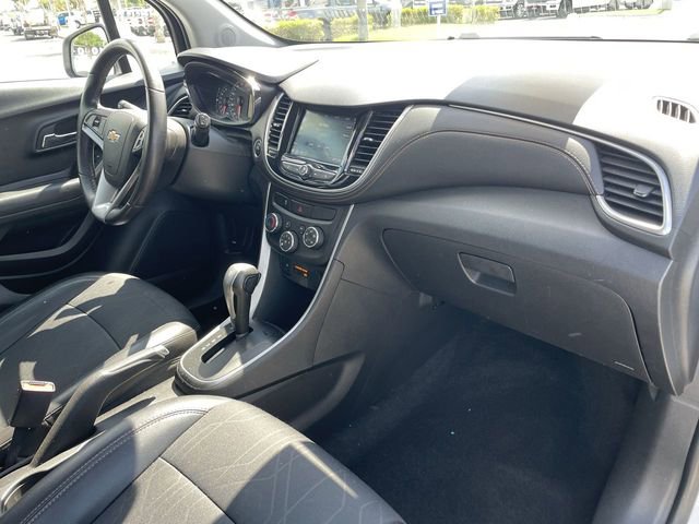 Used 2020 Chevrolet Trax LT w/ LT Convenience Package FWD image 27