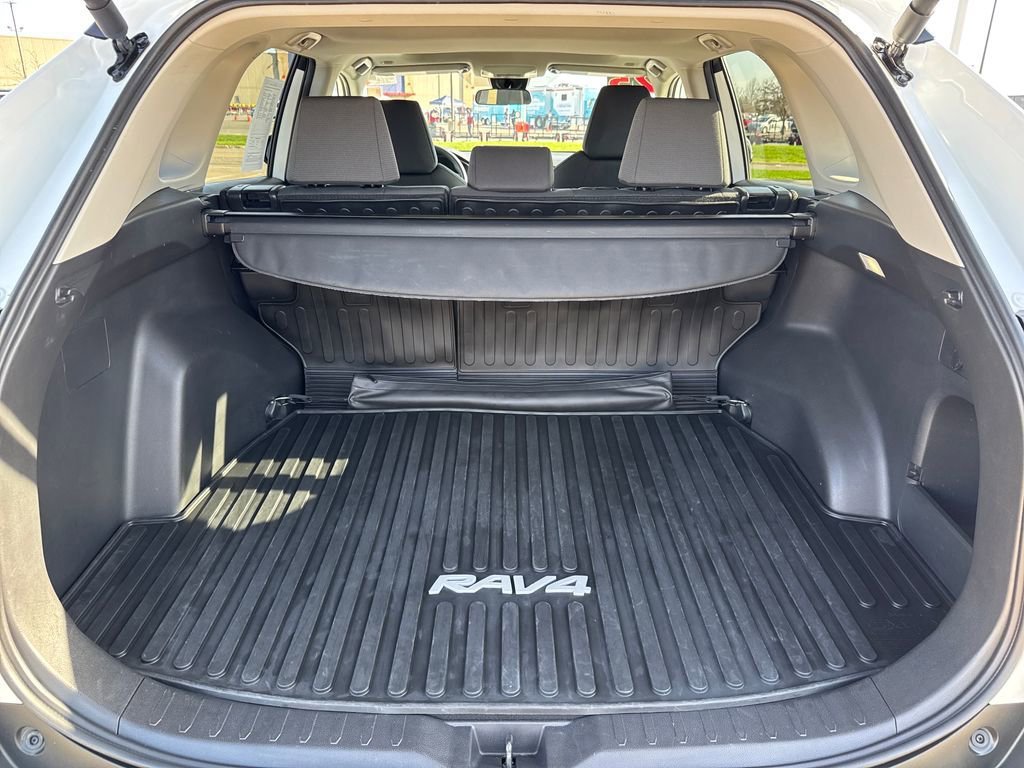 Used 2025 Toyota RAV4 XLE w/ Convenience Package AWD/4WD image 33