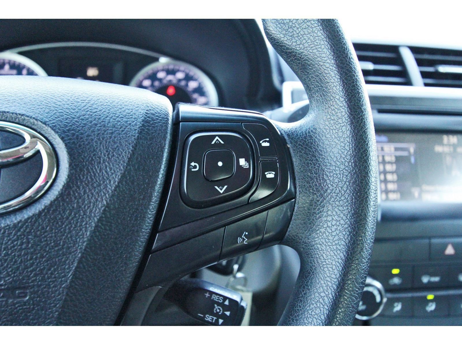 Used 2016 Toyota Camry LE image 23