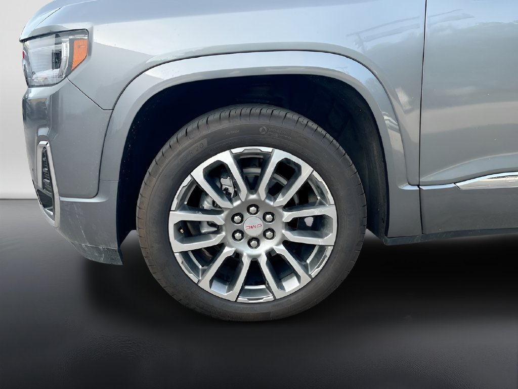 Used 2021 GMC Acadia Denali w/ Denali Technology Package FWD image 33