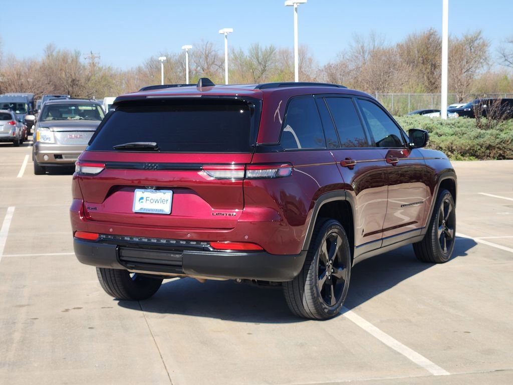 Used 2023 Jeep Grand Cherokee Limited w/ Black Appearance Package image 7
