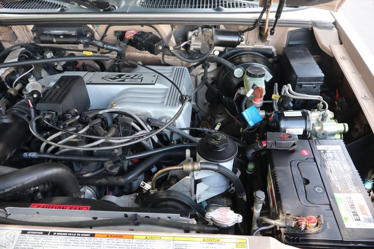 Used 1996 Ford Explorer XLT AWD/4WD image 38