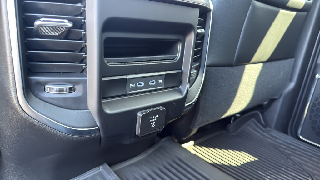 New 2027 RAM 3500 Laramie w/ Night Edition AWD/4WD image 33