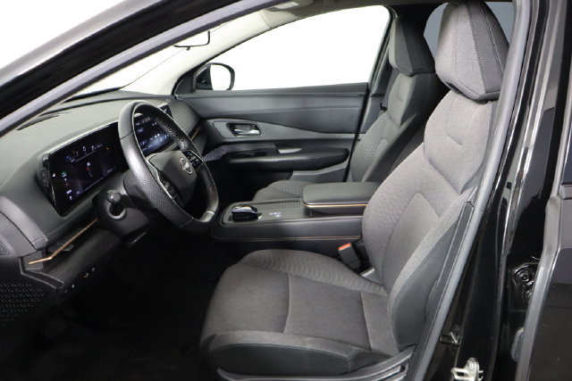 Used 2023 Nissan Ariya FWD image 13