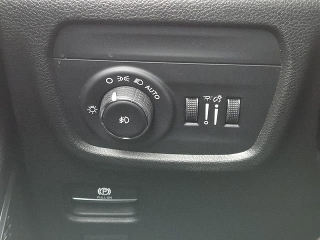 Used 2022 Jeep Grand Cherokee L Limited image 13