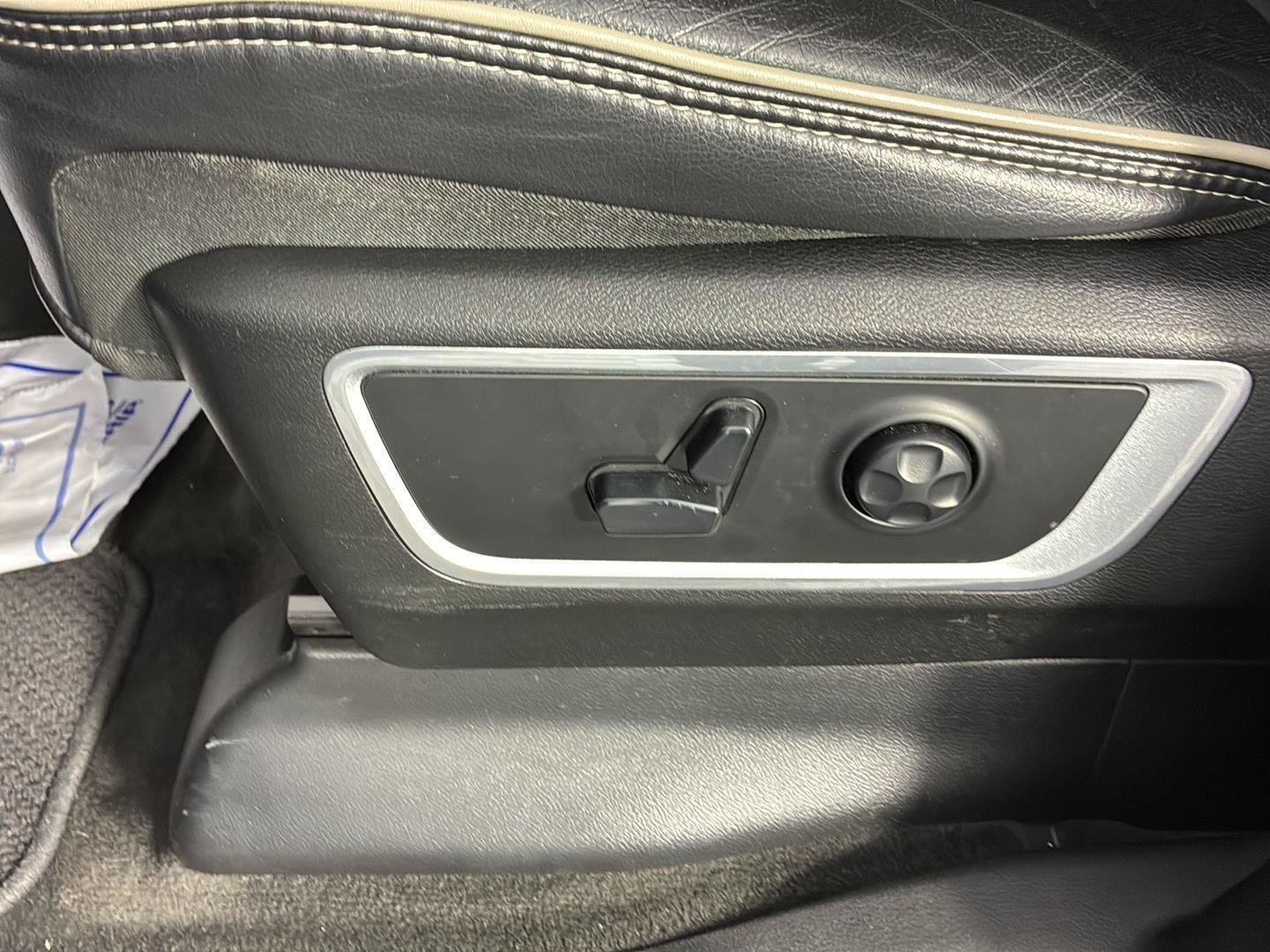 Used 2020 RAM 1500 Laramie w/ Sport Appearance Package AWD/4WD image 29