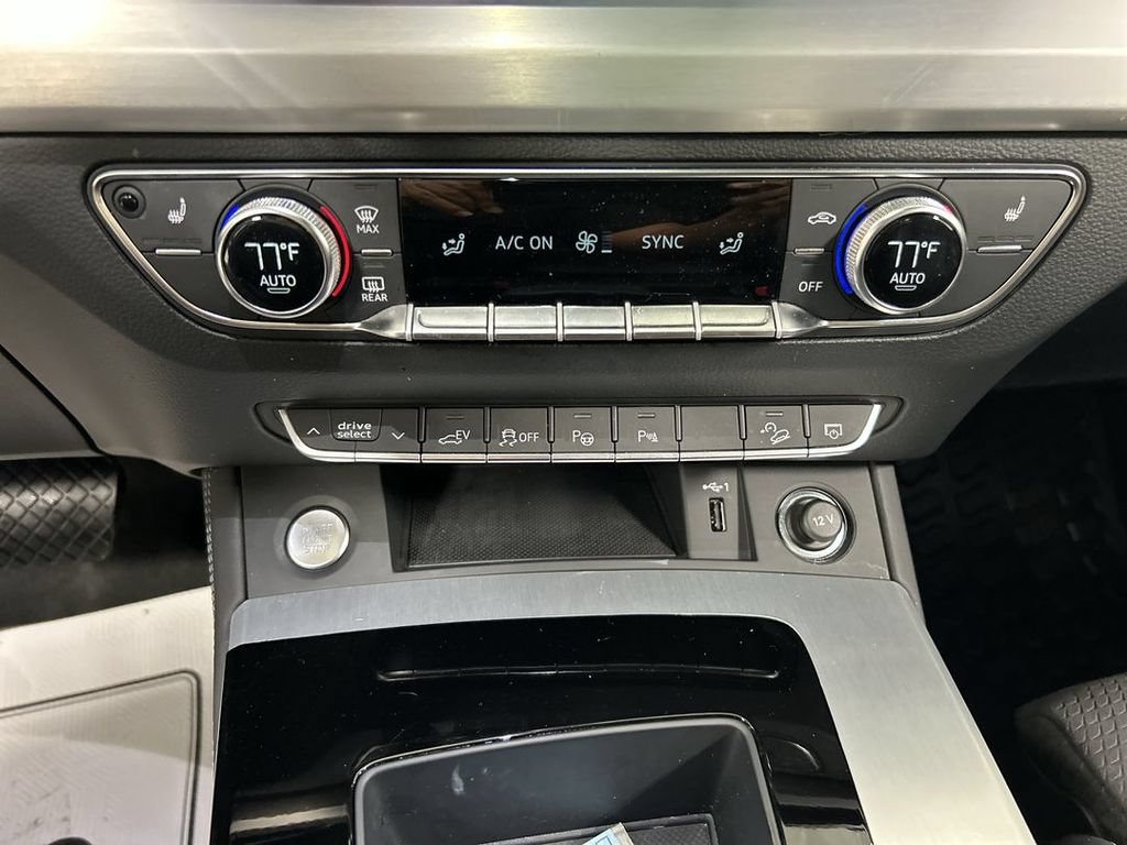 Used 2024 Audi Q5 e Prestige AWD/4WD image 17