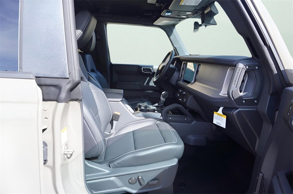 New 2025 Ford Bronco Outer Banks image 9