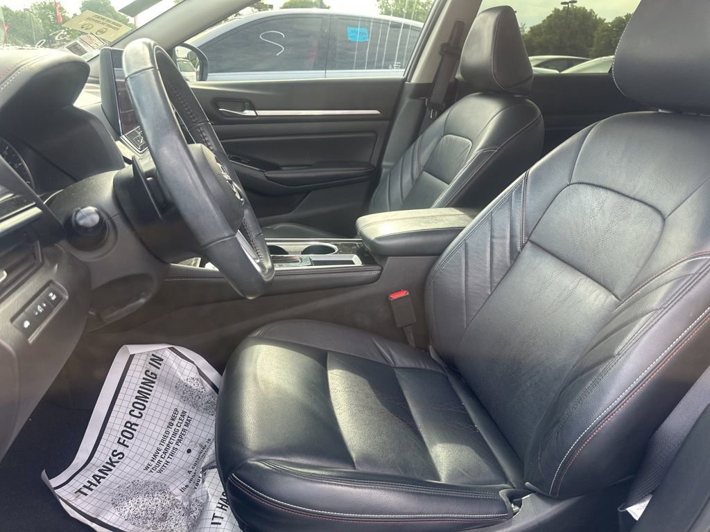 Used 2024 Nissan Altima 2.5 SR w/ SR Premium Package FWD image 10
