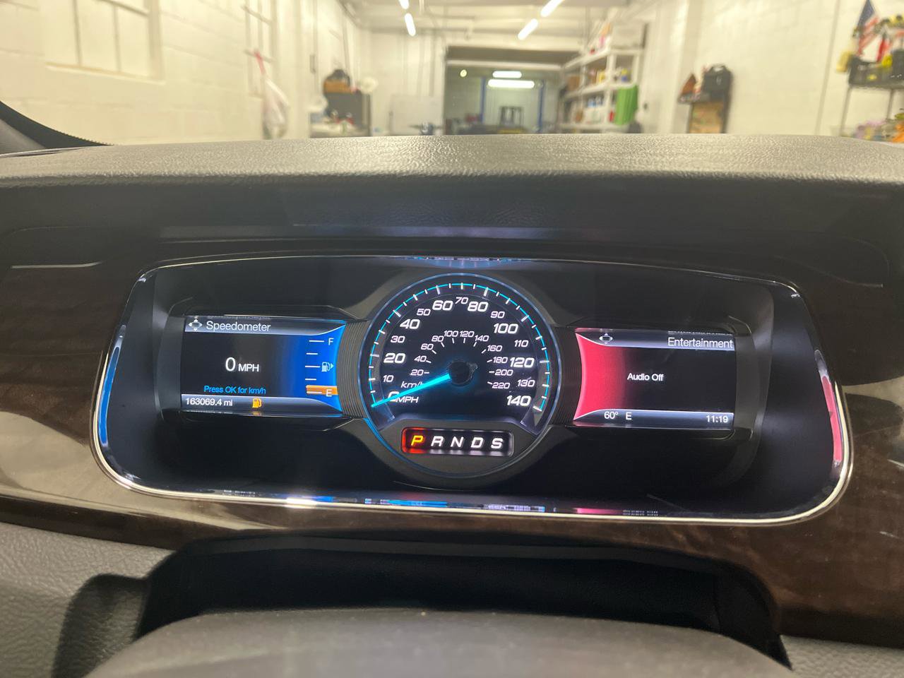 Used 2016 Ford Taurus Limited FWD image 9