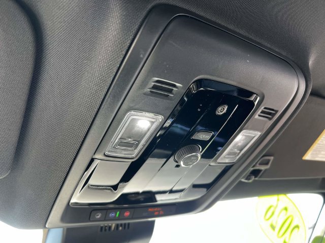 Used 2026 Chevrolet Suburban RST AWD/4WD image 35