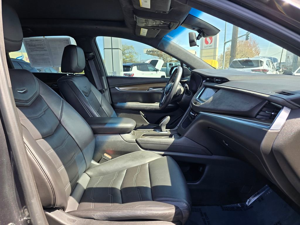 Used 2018 Cadillac XT5 Platinum w/ Driver Assist Package image 10