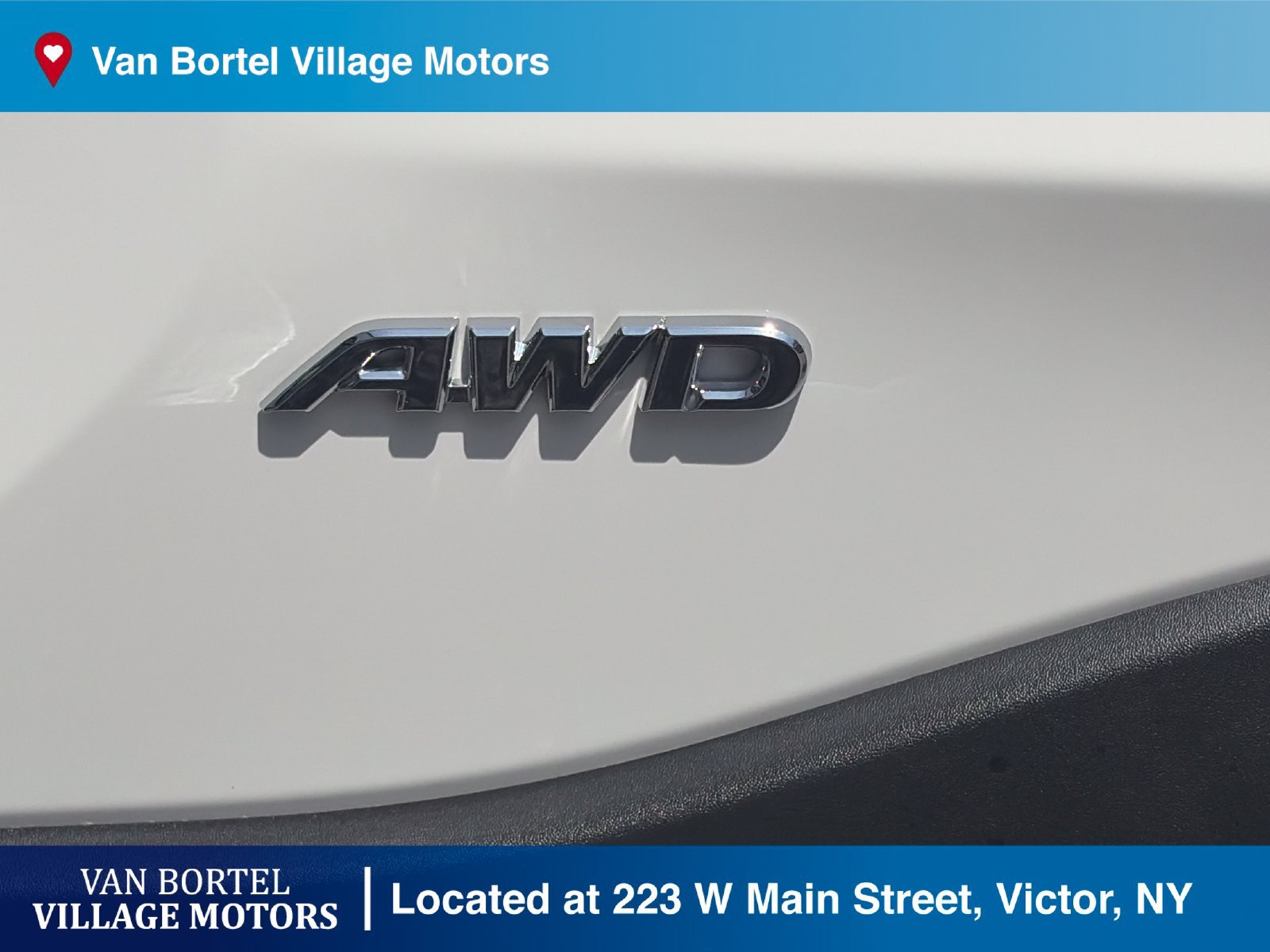 Used 2022 Toyota RAV4 LE AWD/4WD image 6