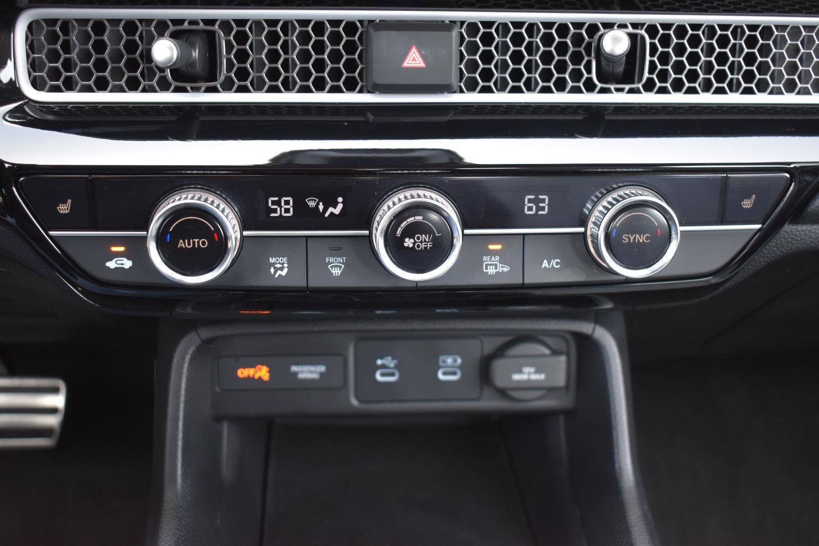 Used 2025 Honda Civic Sport Touring image 6