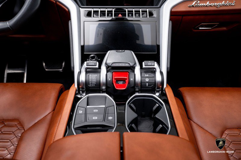Used 2019 Lamborghini Urus image 35