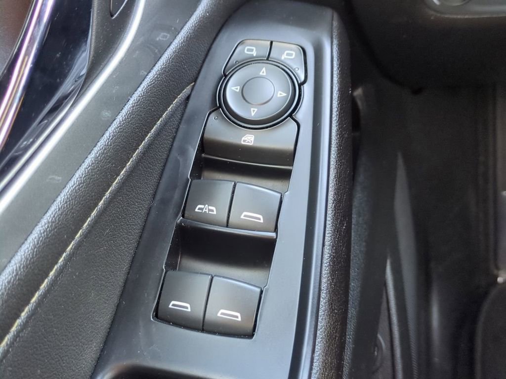 Used 2023 Chevrolet Traverse LT FWD image 24