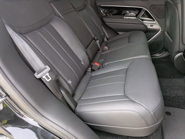 New 2026 Land Rover Range Rover SE image 17