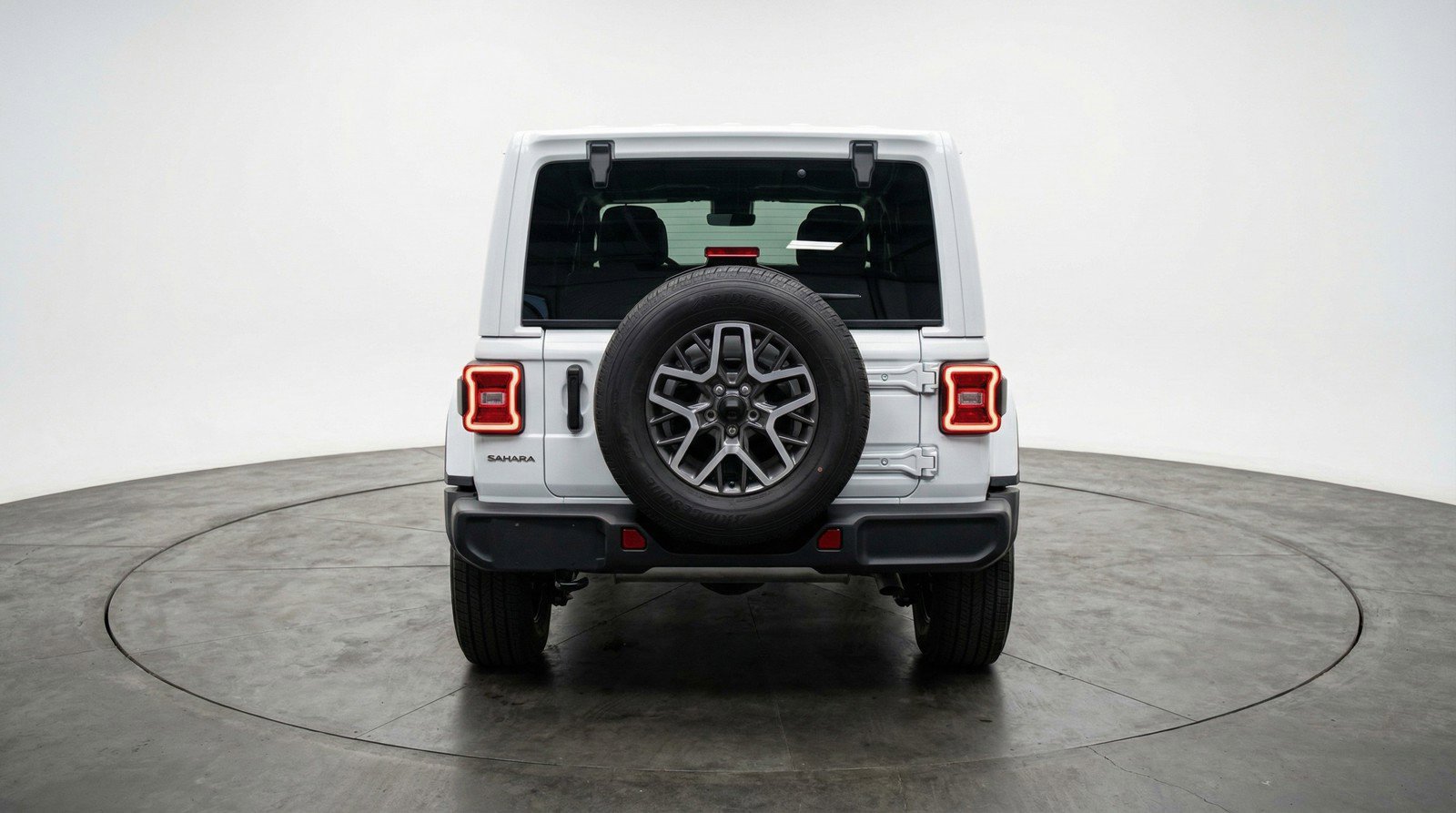 Used 2025 Jeep Wrangler Sahara AWD/4WD image 7