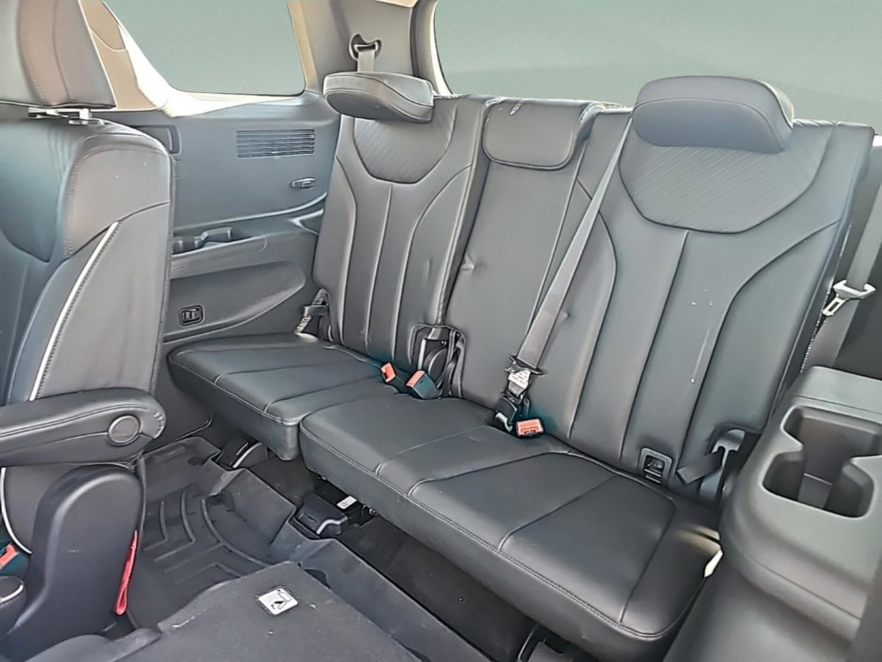 Used 2023 Hyundai Palisade SEL w/ Premium Package image 30