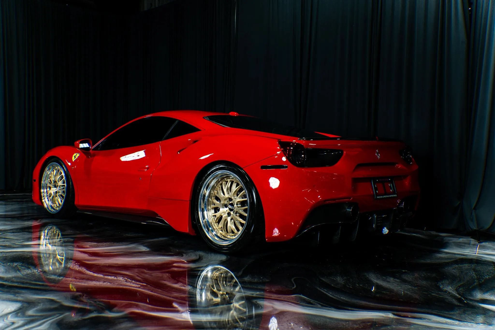 Used 2016 Ferrari 488 GTB RWD image 5