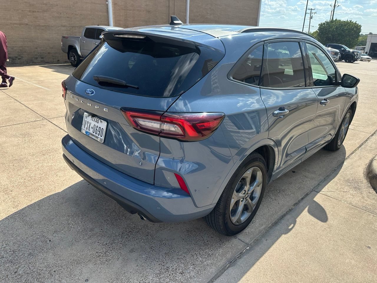 Used 2024 Ford Escape ST-Line w/ Tech Pack #1 FWD image 6