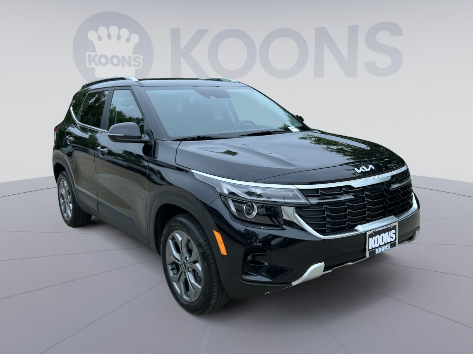 Used 2024 Kia Seltos S AWD/4WD image 2