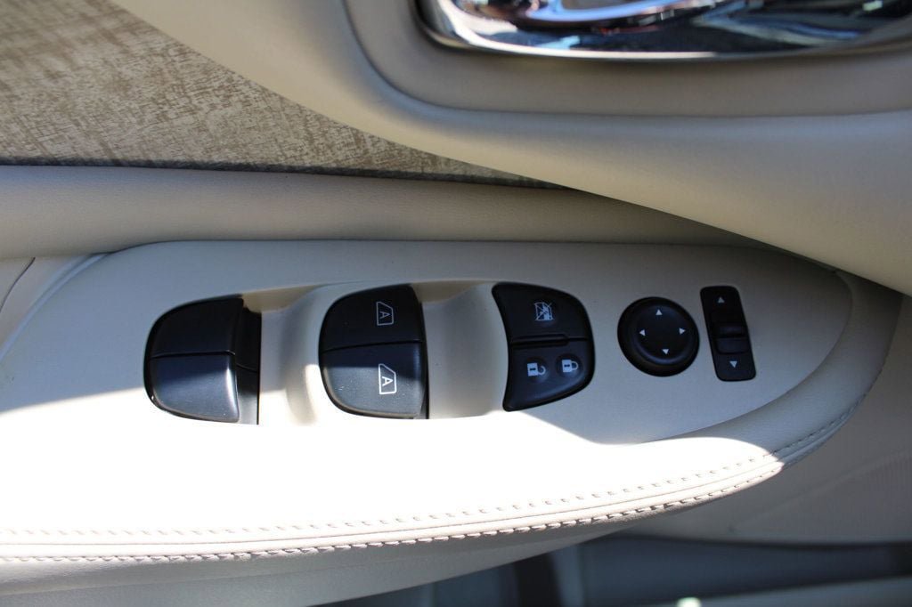 Used 2019 Nissan Murano SV w/ Cargo Package FWD image 24