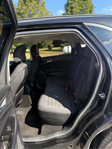 Used 2015 Ford Edge SEL image 11