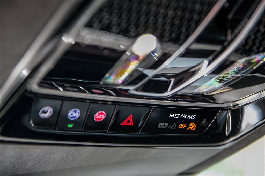 New 2025 Cadillac Escalade IQ Sport 2 w/ LPO, ONYX Package image 11