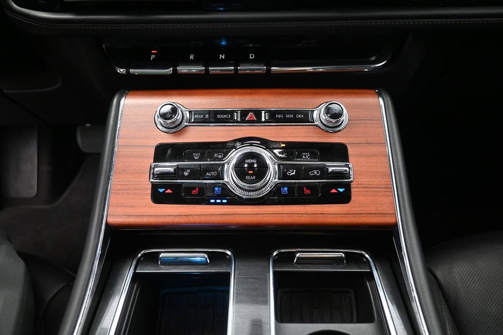 Used 2024 Lincoln Aviator Reserve w/ Equipment Group 201A RWD image 28