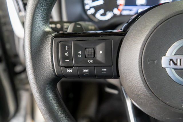 Used 2021 Nissan Rogue SV image 25